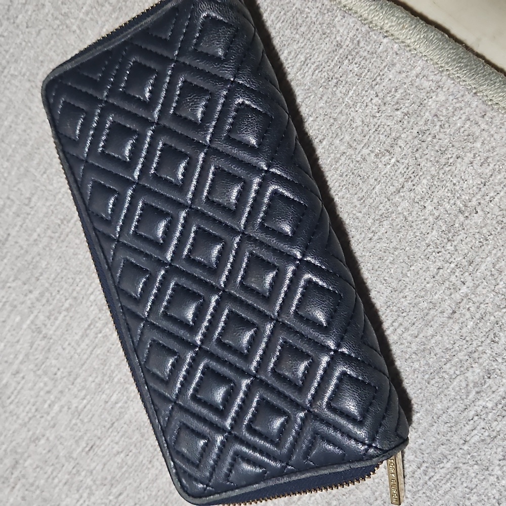 Tory Burch Navy Blue Quilted Wallet - Picture 7 of 9